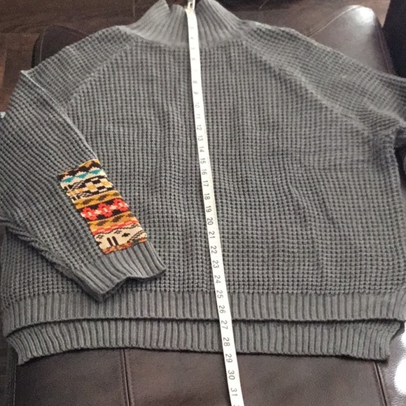 NWT sweater with “patchwork” on sleeves, size M, by SHEIN\Emery Rose. Fits big. - Picture 6 of 9